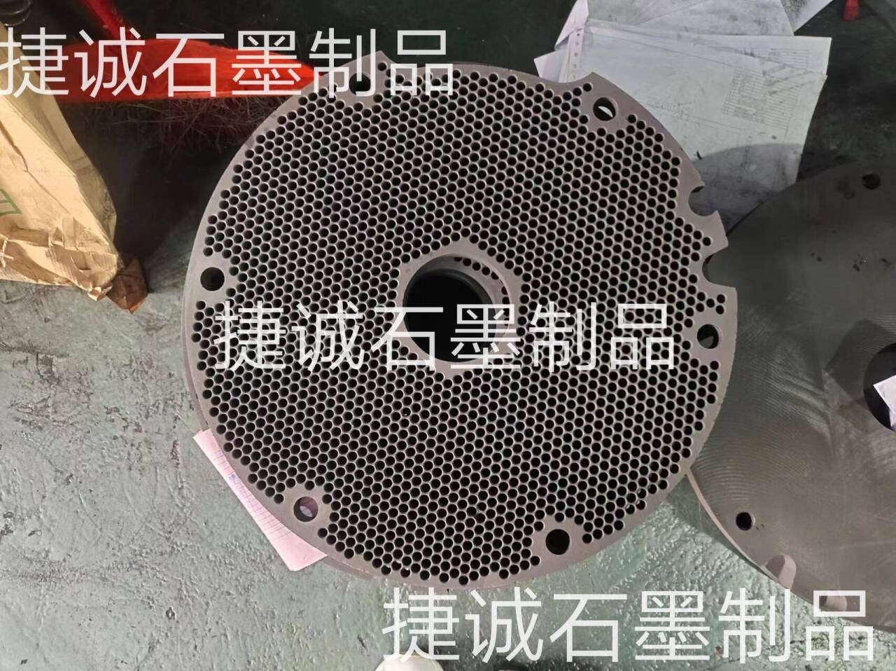 硬質(zhì)合金石墨盤，石墨盤，刀具燒結(jié)石墨盤，石墨盤加工，銅管燒結(jié)石墨盤，燒結(jié)石墨盤，石墨盤加工廠，石墨盤生產(chǎn)廠家，石墨盤廠家